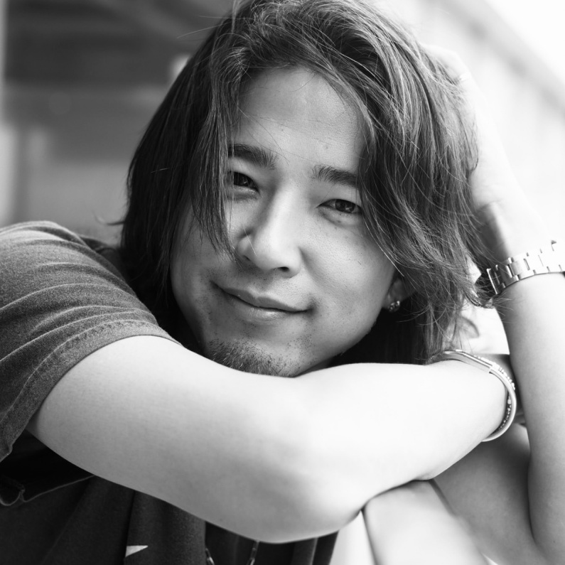 SHEA 坂狩 トモタカ