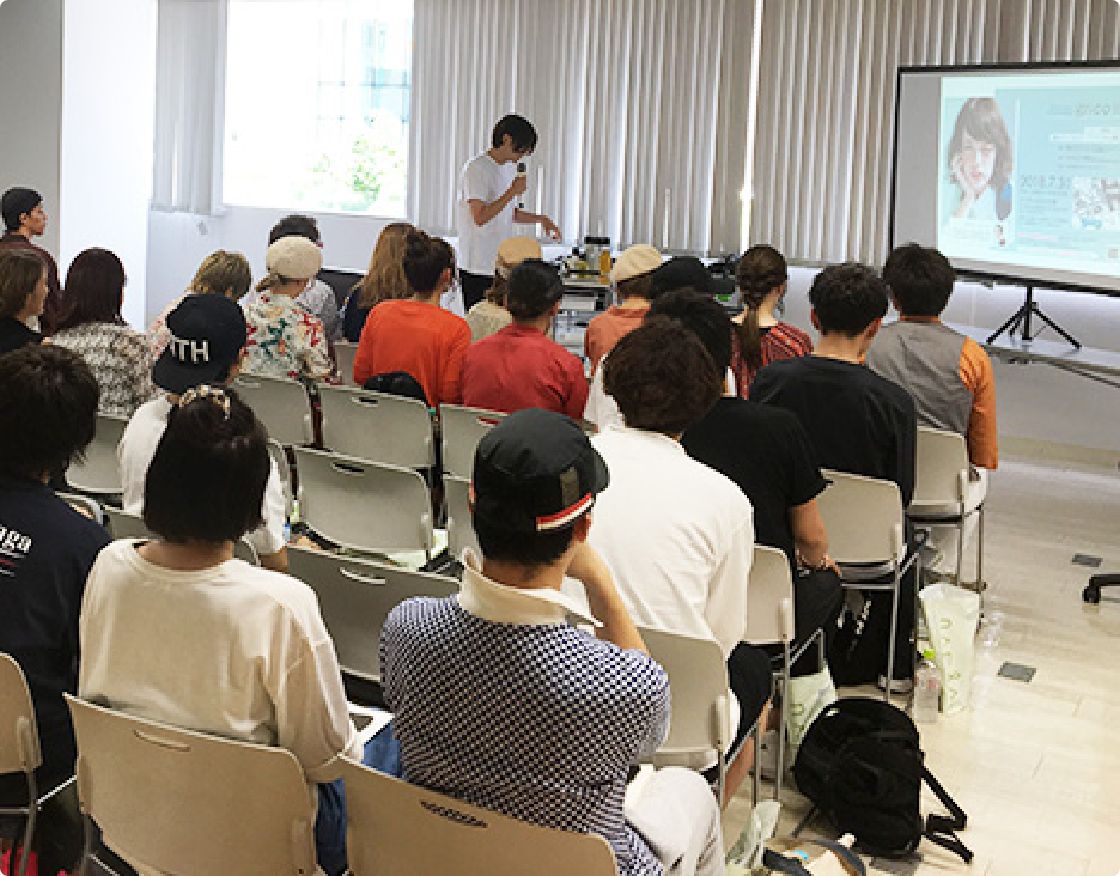 ナプラスタジオの様子